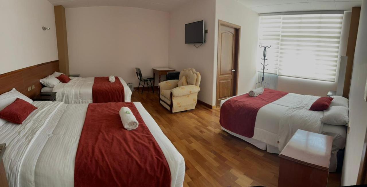 Hostal Alvasar Копакабана Екстериор снимка