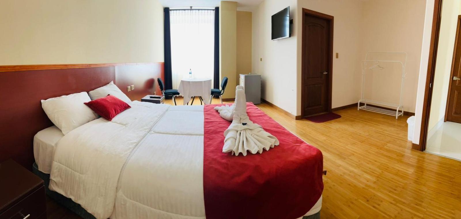 Hostal Alvasar Копакабана Екстериор снимка